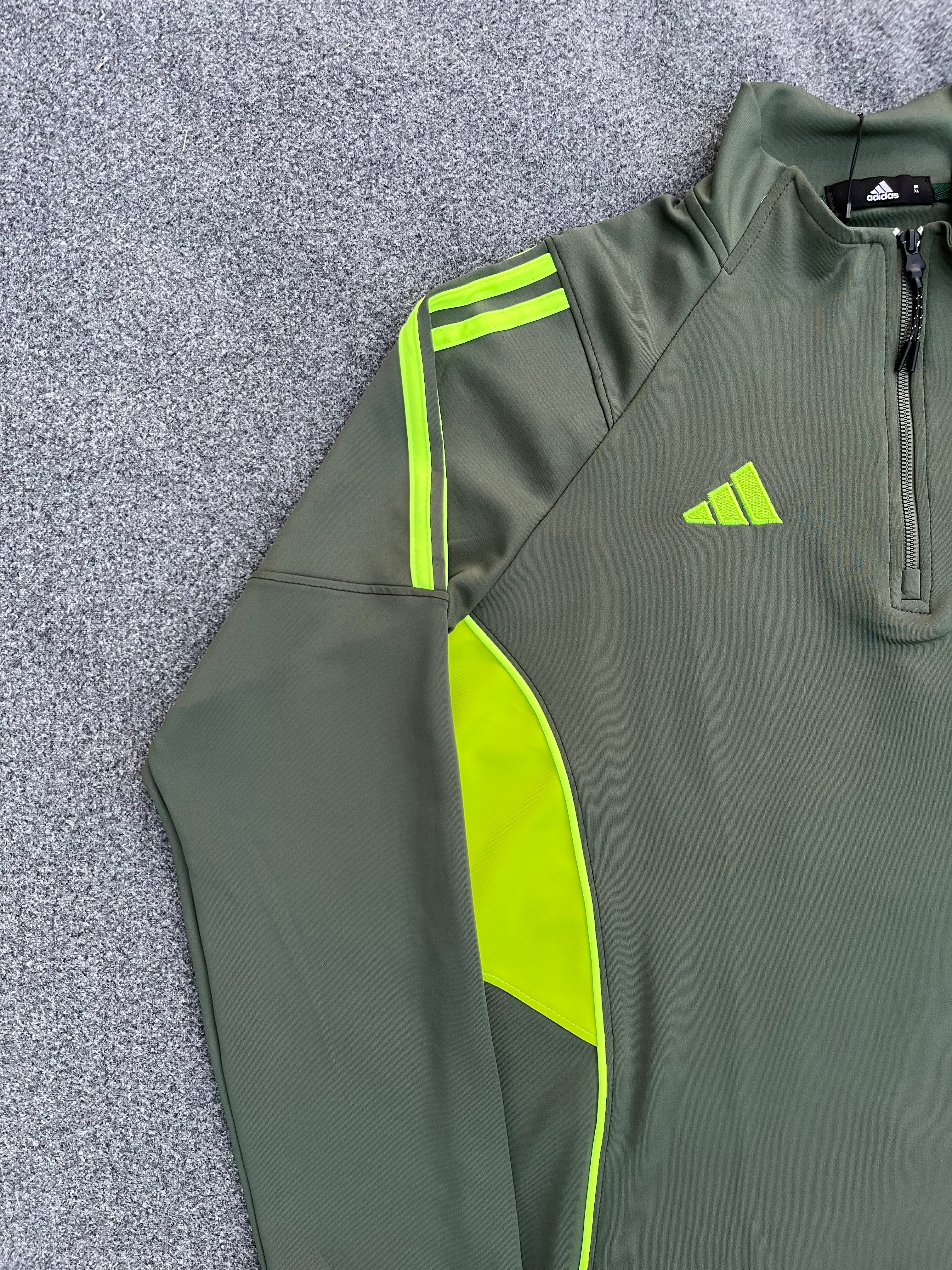 Real Madrid 25/26 – Green Tracksuit