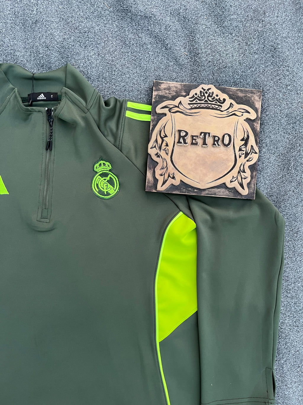 Real Madrid 25/26 – Green Tracksuit