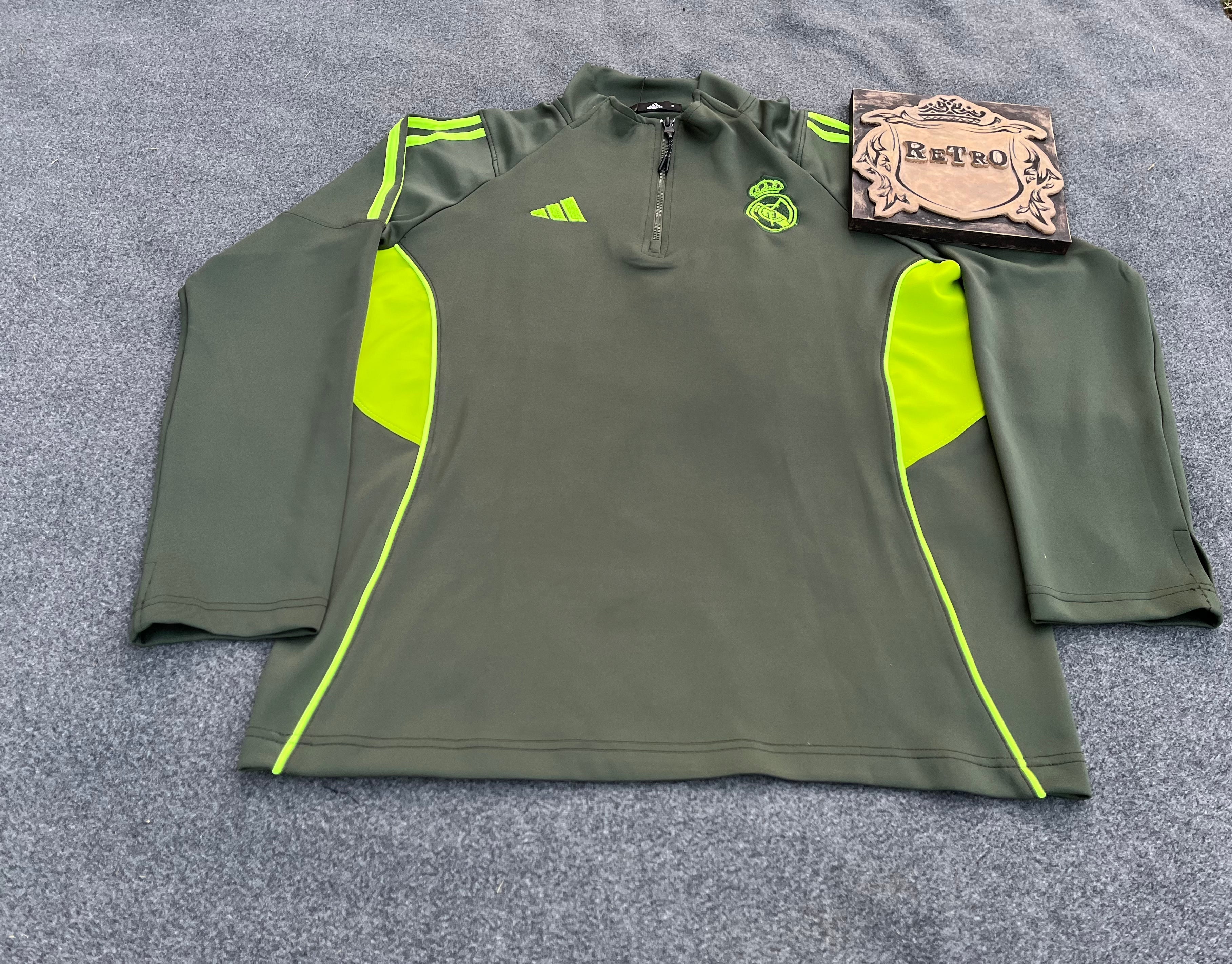 Real Madrid 25/26 – Green Tracksuit