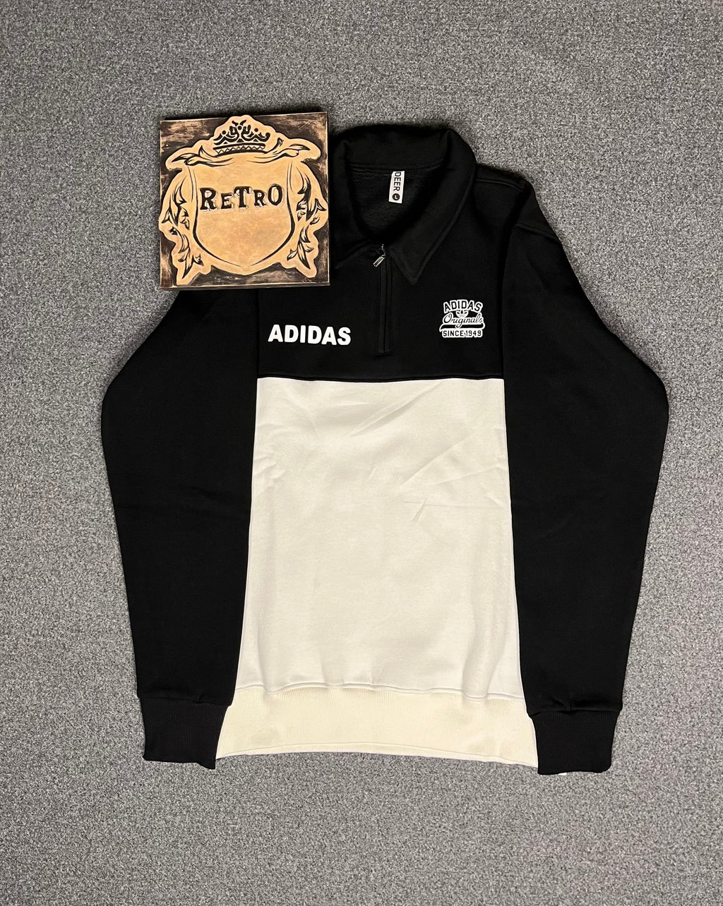 White & Black – Winter Sweatshirt