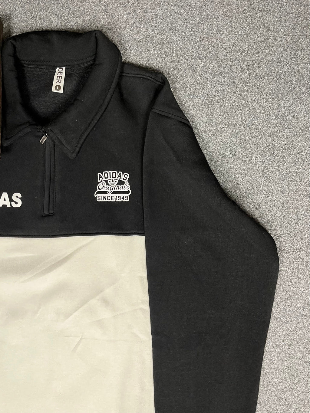 White & Black – Winter Sweatshirt