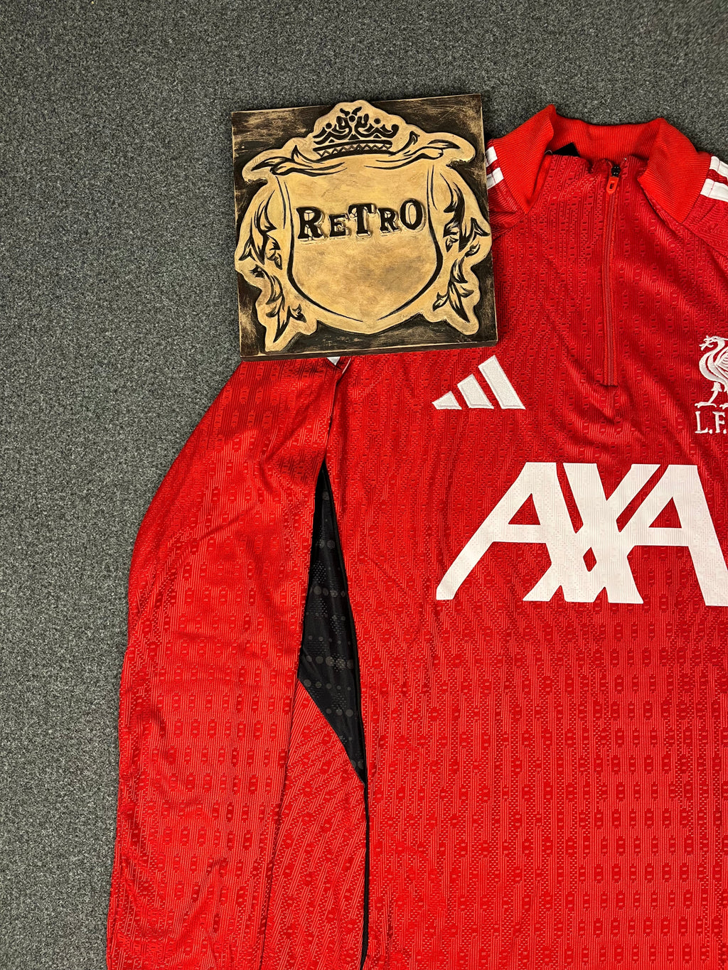 Liverpool 2025/26 – Red Tracksuit