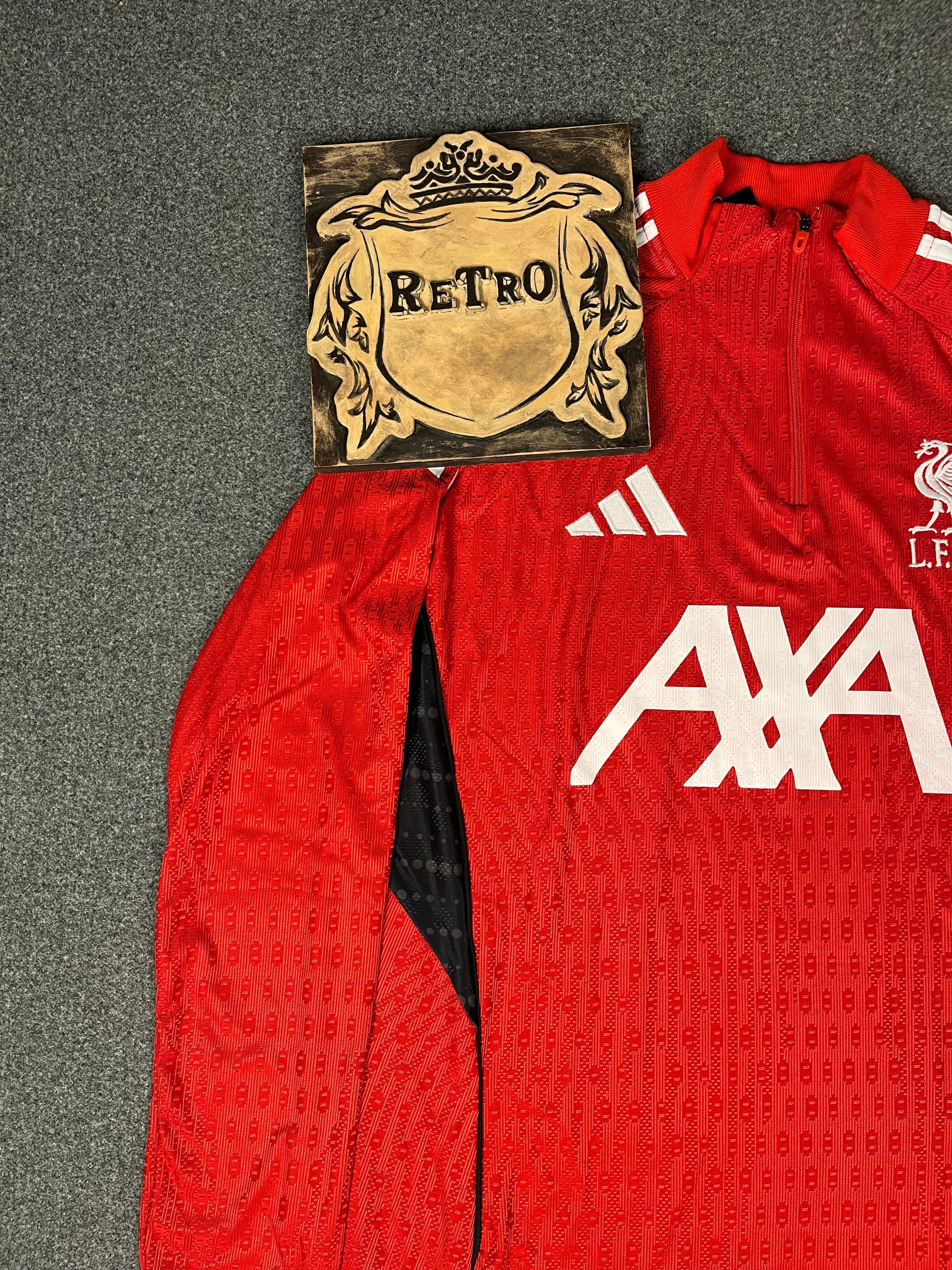 Liverpool 2025/26 – Red Tracksuit
