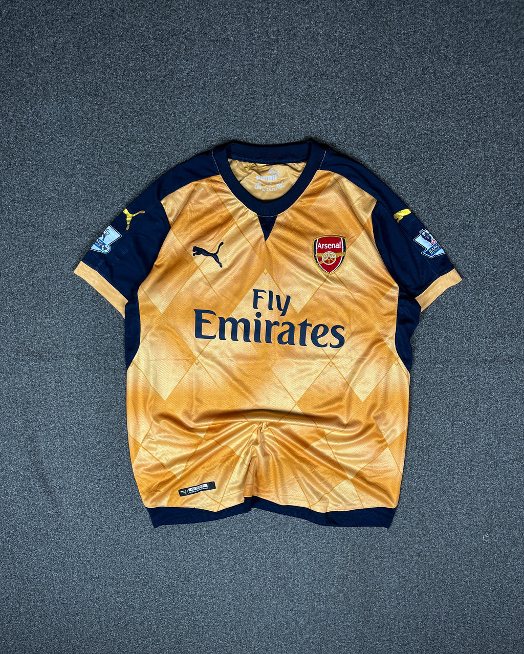Özil — Arsenal Away 2014/15