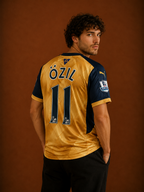 Özil — Arsenal Away 2014/15